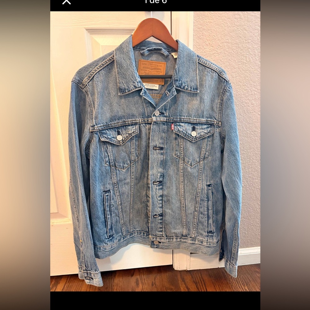 Levi's Men's Classic Blue Denim Jacket Size M Great conditions